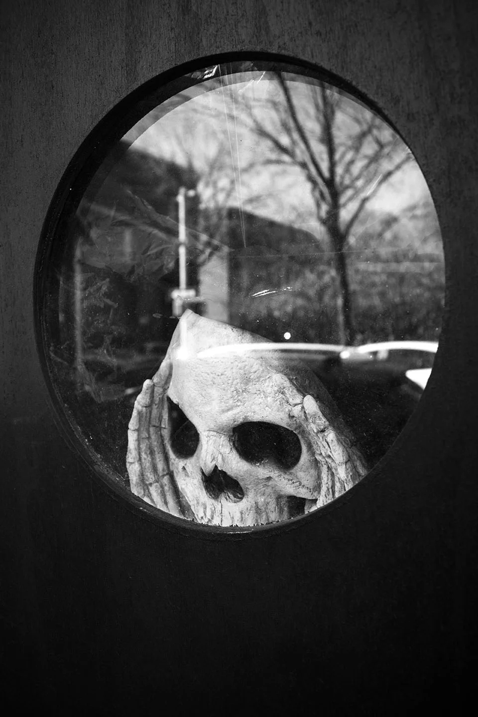 reaper look porthole.jpg