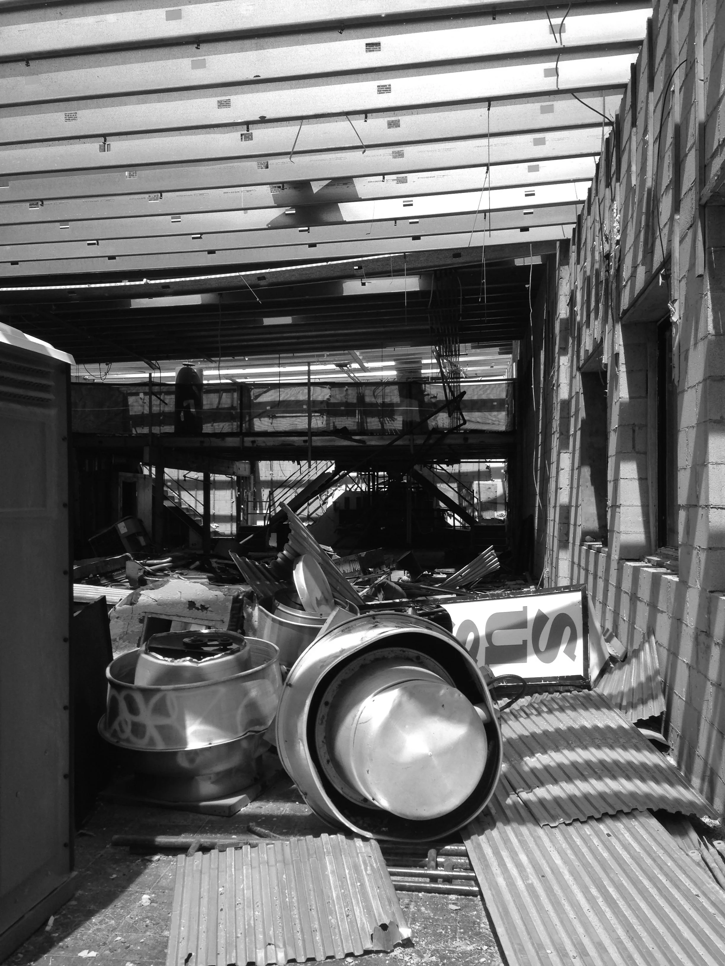 lights construction demolition long island city.jpg