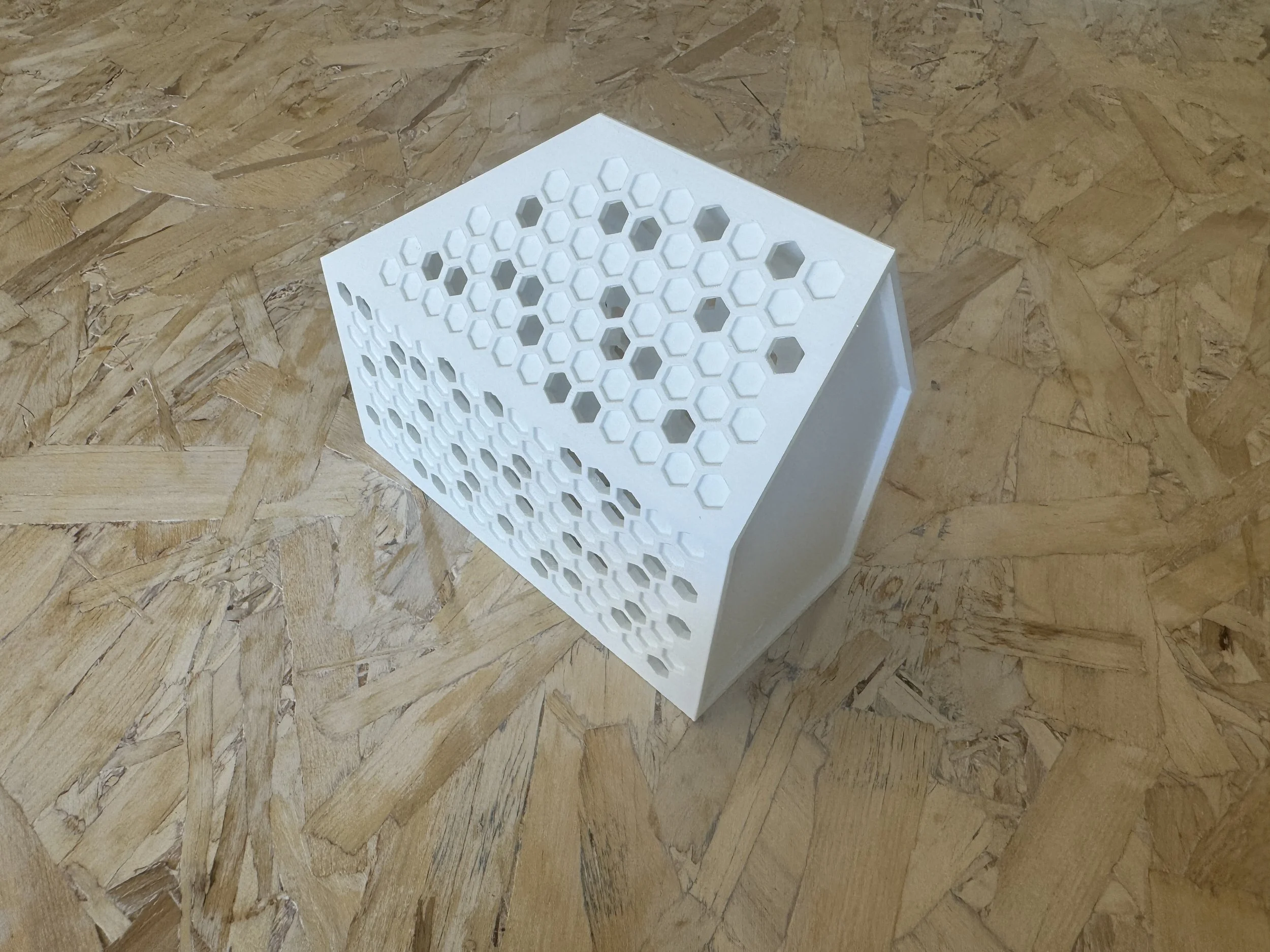 Honey Hut Night Light.JPG