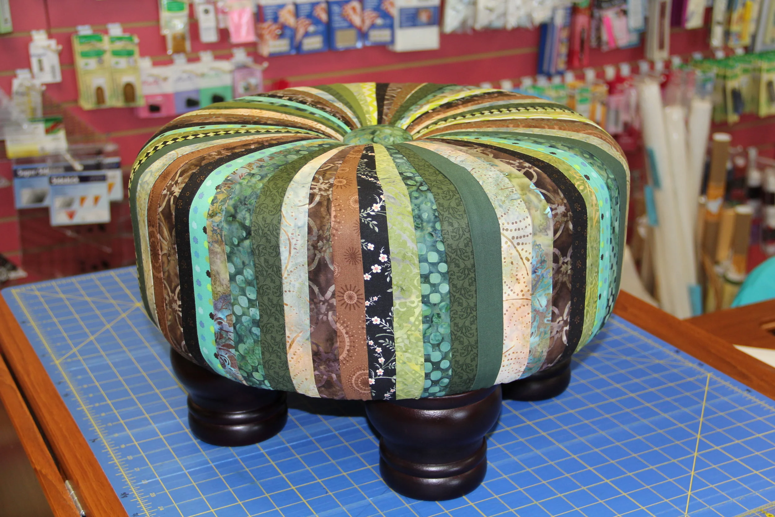 18" Round Tuffet class at The Round Bobbin