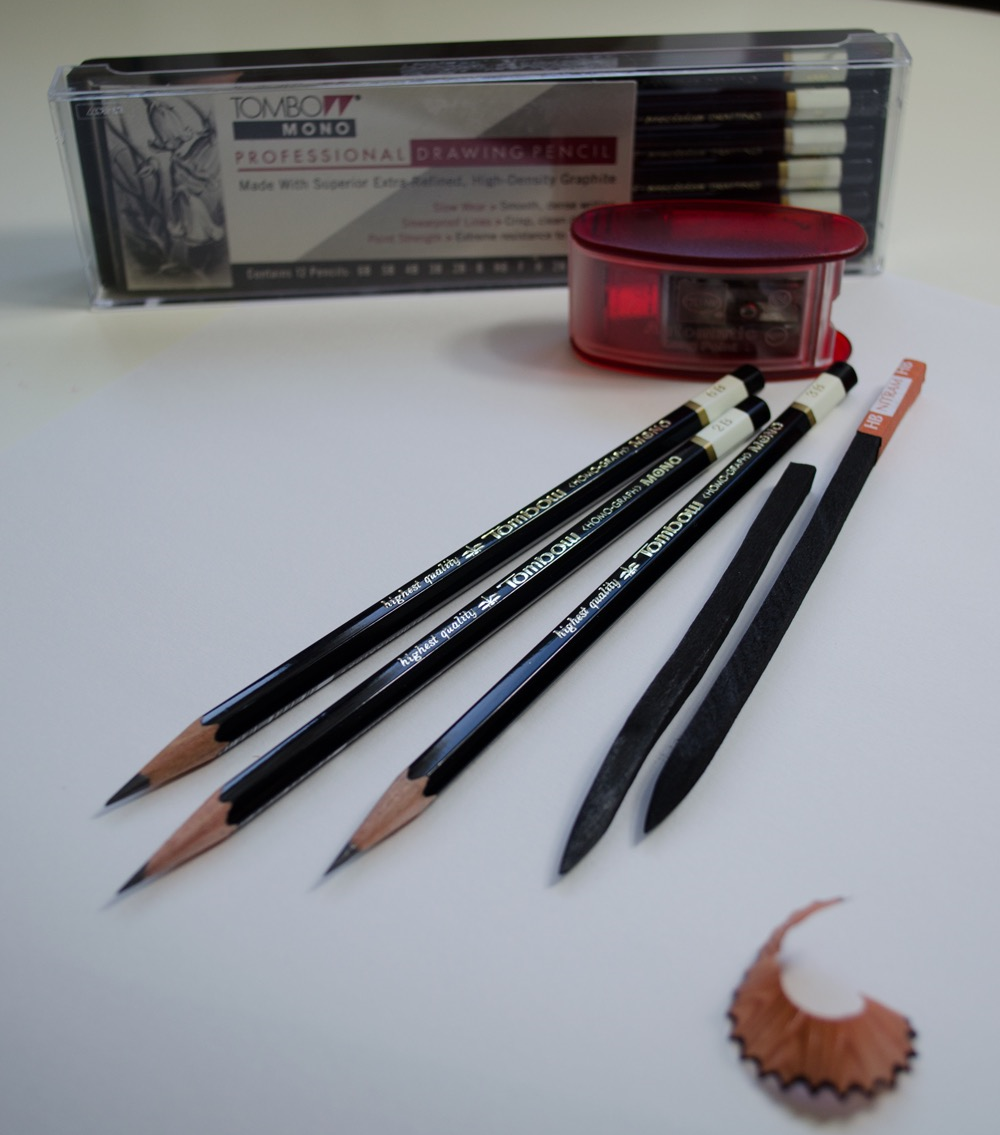 Tombow Mono Drawing Pencils, KUM Sharpener/Lead Pointer and HB Nitram Académie Fusain Charcoal Sticks