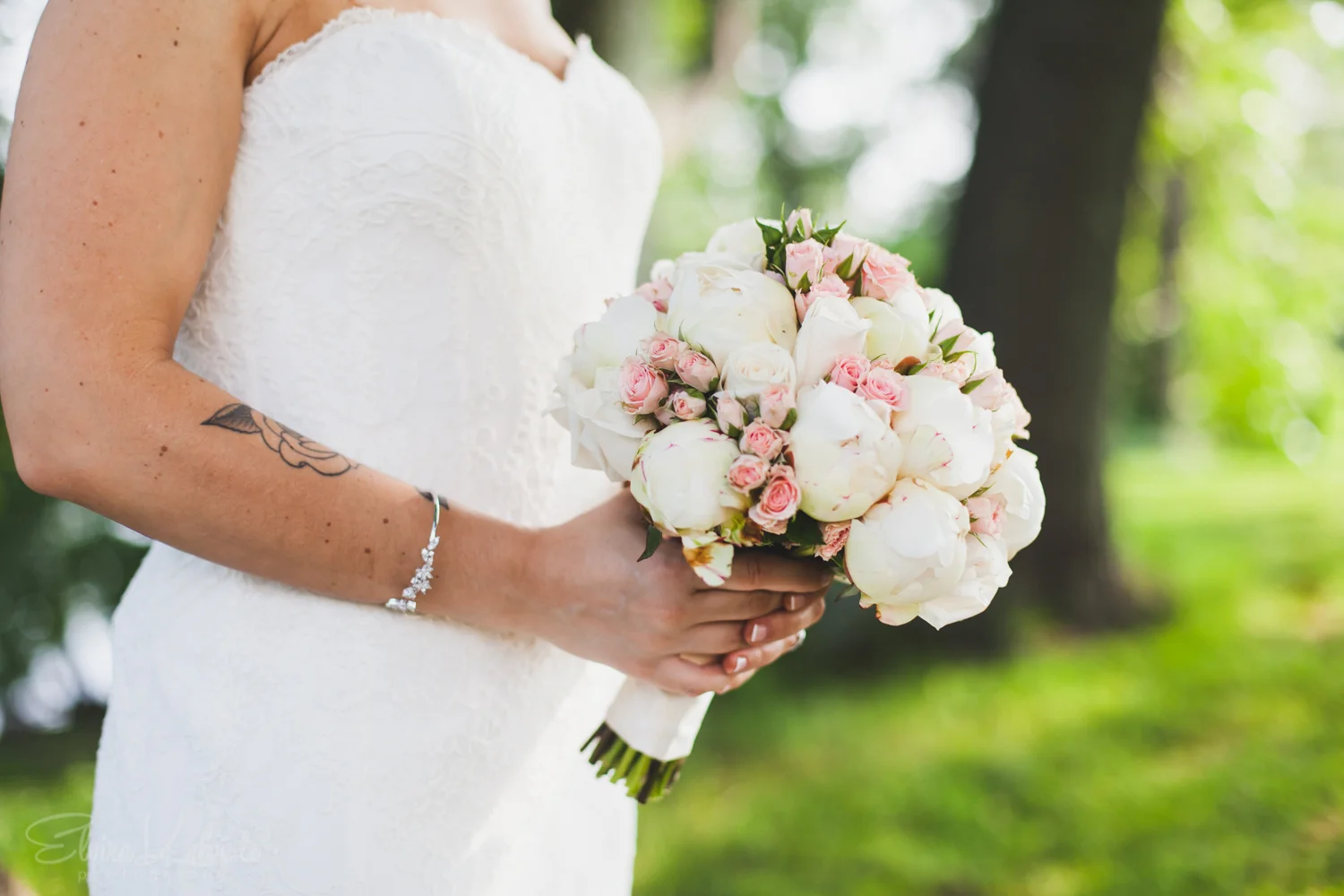 Village-Club-at-Lake-Success-New-York-Documentary-Wedding-Photography-23.jpg