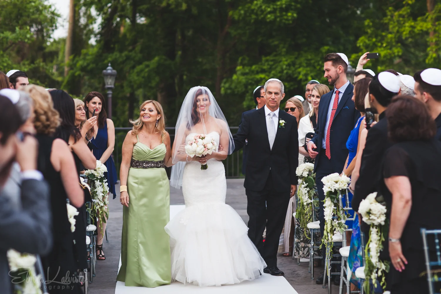 Village-Club-at-Lake-Success-New-York-Documentary-Wedding-Photography-68.jpg