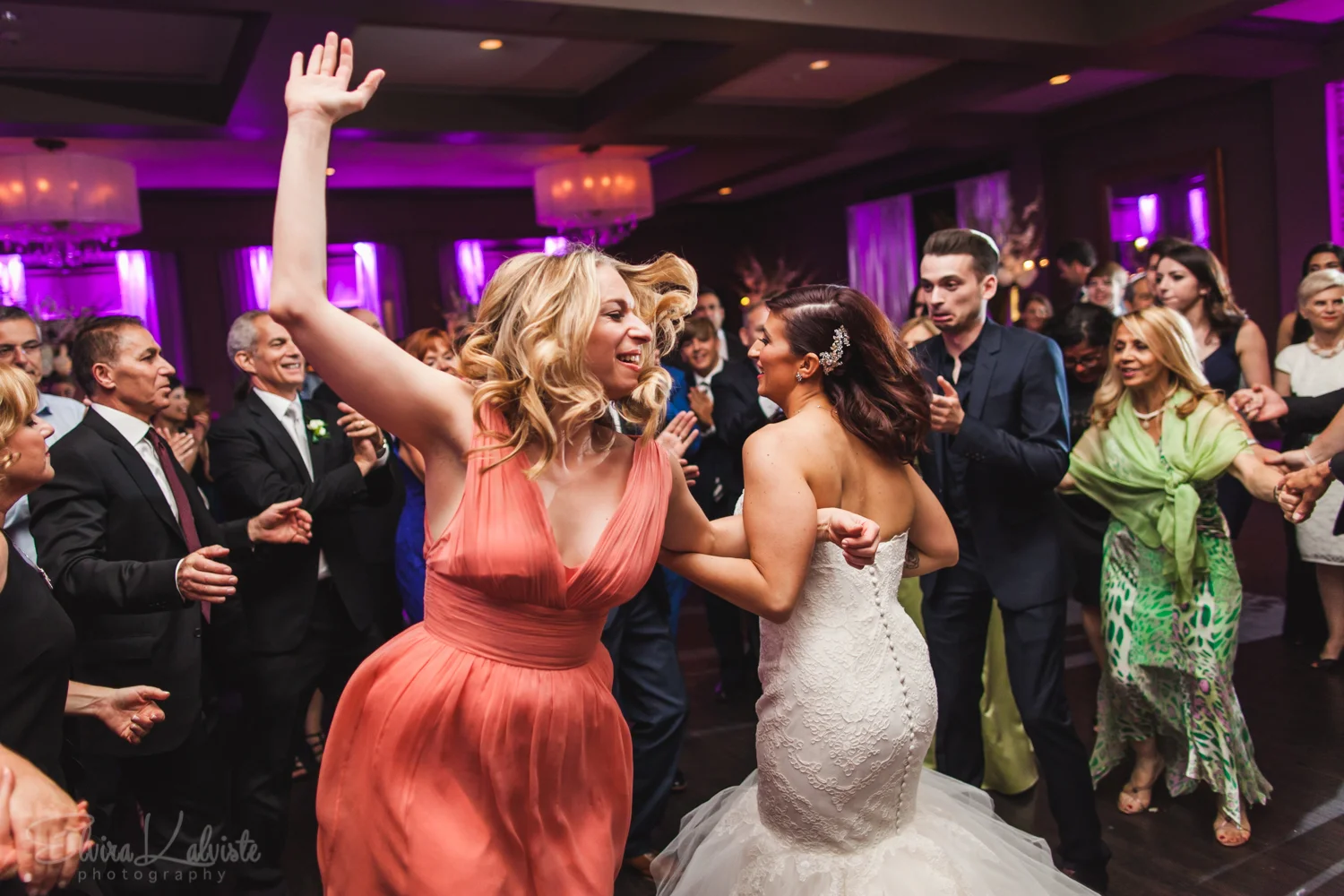 Village-Club-at-Lake-Success-New-York-Documentary-Wedding-Photography-89.jpg