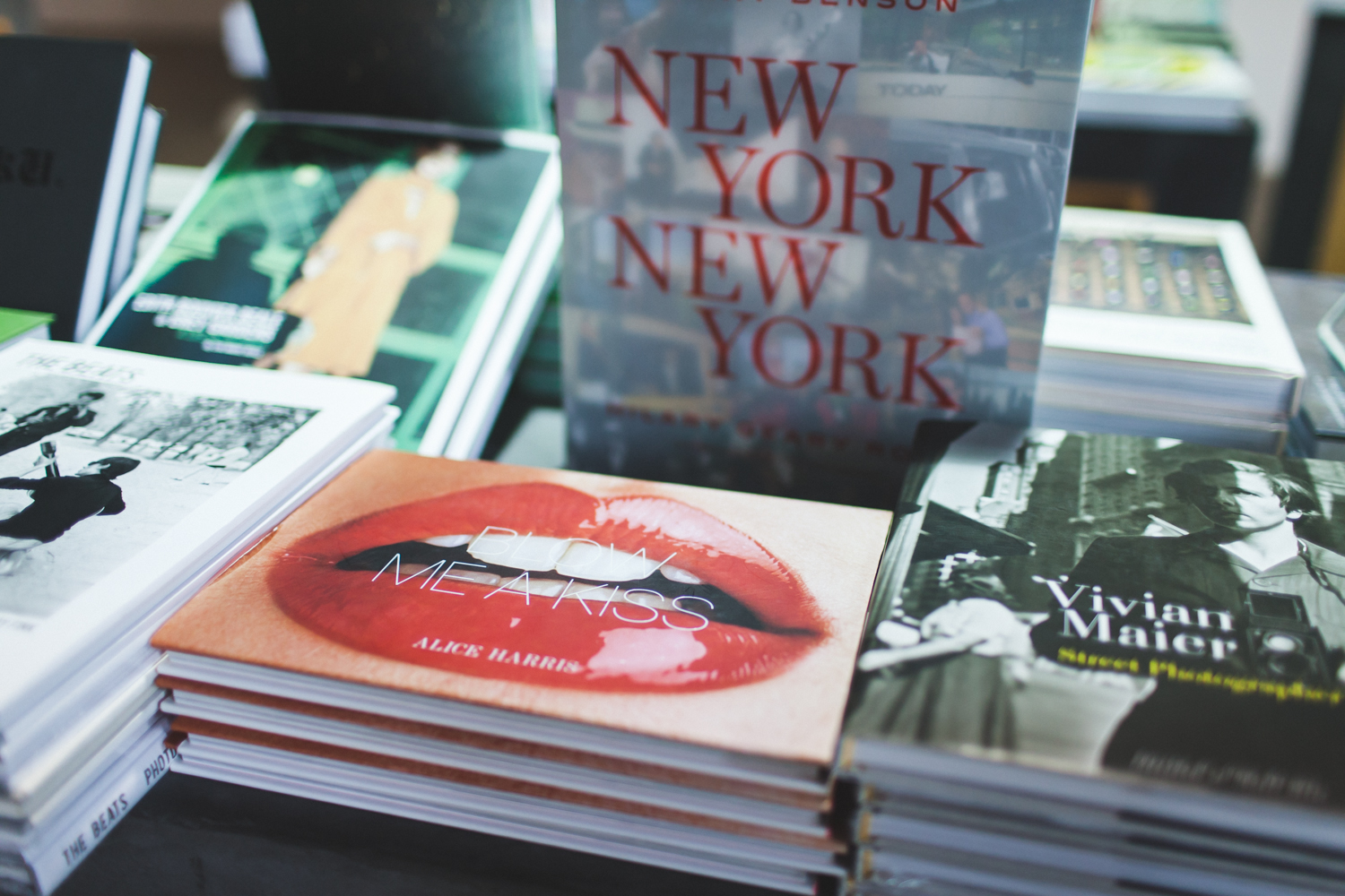 Dumbo-Brooklyn-Bridge-Bookstore-Engagement-Photos-Elvira-Kalviste-Photography-2.jpg