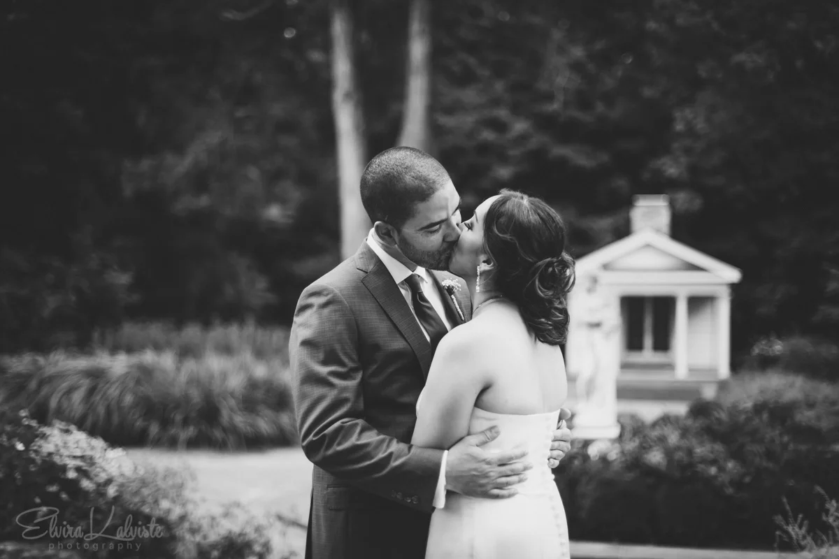Gallaher-Mansion-Documentary-Wedding-Photographer-Norwalk-CT-Cranbury-Park-19.jpg