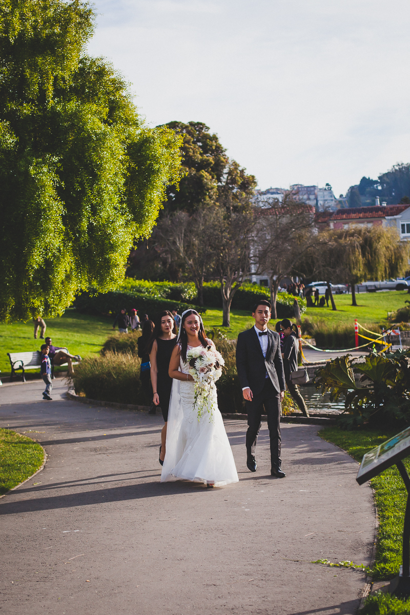 San-Francisco-Palace-of-fine-art-documentary-wedding-photographer-destination-wedding-28.jpg