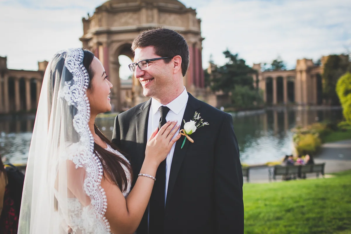 San-Francisco-Palace-of-fine-art-documentary-wedding-photographer-destination-wedding-42.jpg