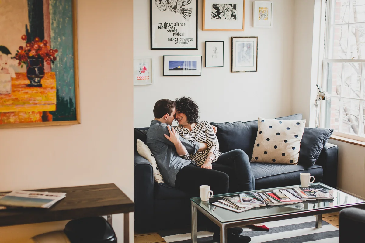 Winter-Snow-Brooklyn-Heights-Lifestyle-Documentary-Engagement-Photos-10.jpg