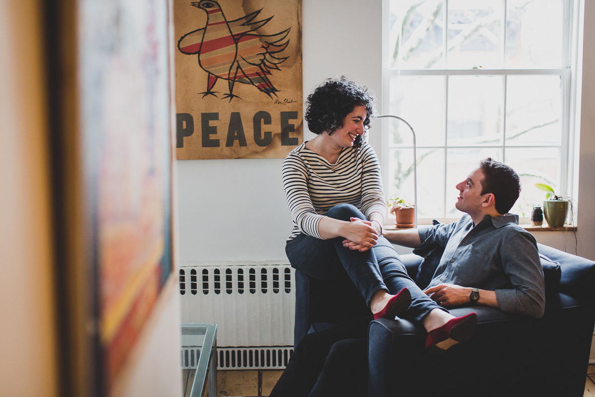Winter-Snow-Brooklyn-Heights-Lifestyle-Documentary-Engagement-Photos-15.jpg