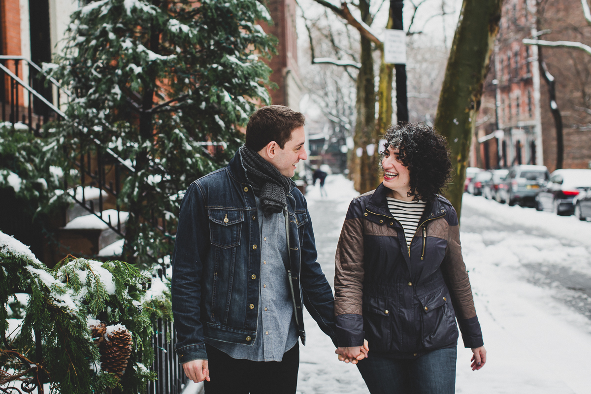 Winter-Snow-Brooklyn-Heights-Lifestyle-Documentary-Engagement-Photos-21.jpg