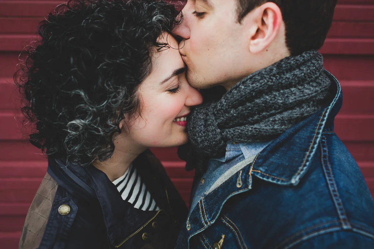 Winter-Snow-Brooklyn-Heights-Lifestyle-Documentary-Engagement-Photos-25.jpg