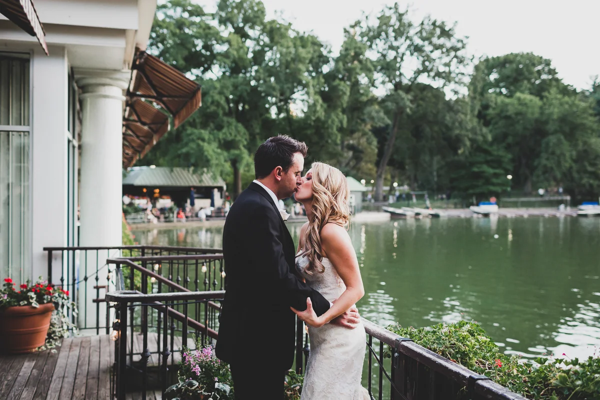 New-York-Central-Park-Loebs-Boat-House-NYC-Documentary-Wedding-Photographer-57.jpg