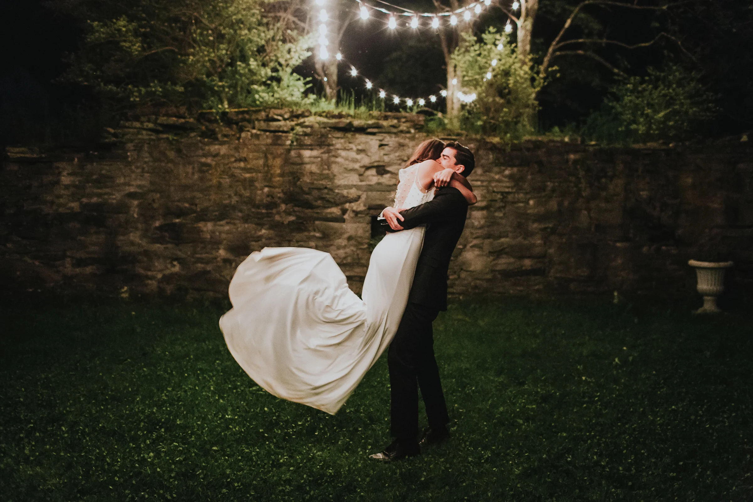 Handsome-Hollow-Long-Eddy-Catskills-New-York-Fine-Art-Documentary-Wedding-Photographer-135.jpg