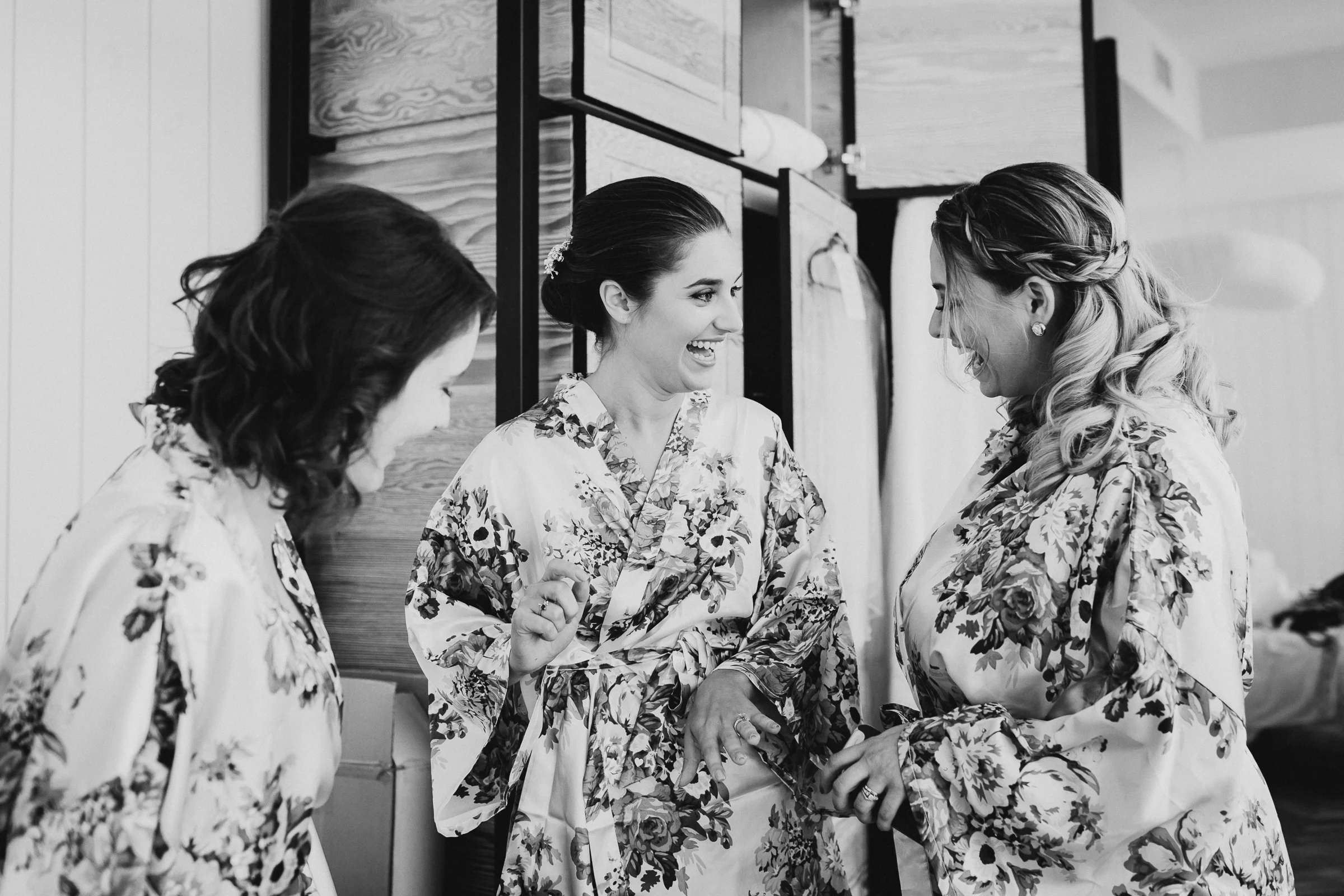 Brooklyn-Winery-NYC-Editorial-Documentary-Wedding-Photographer-Gina-Oli-3.jpg