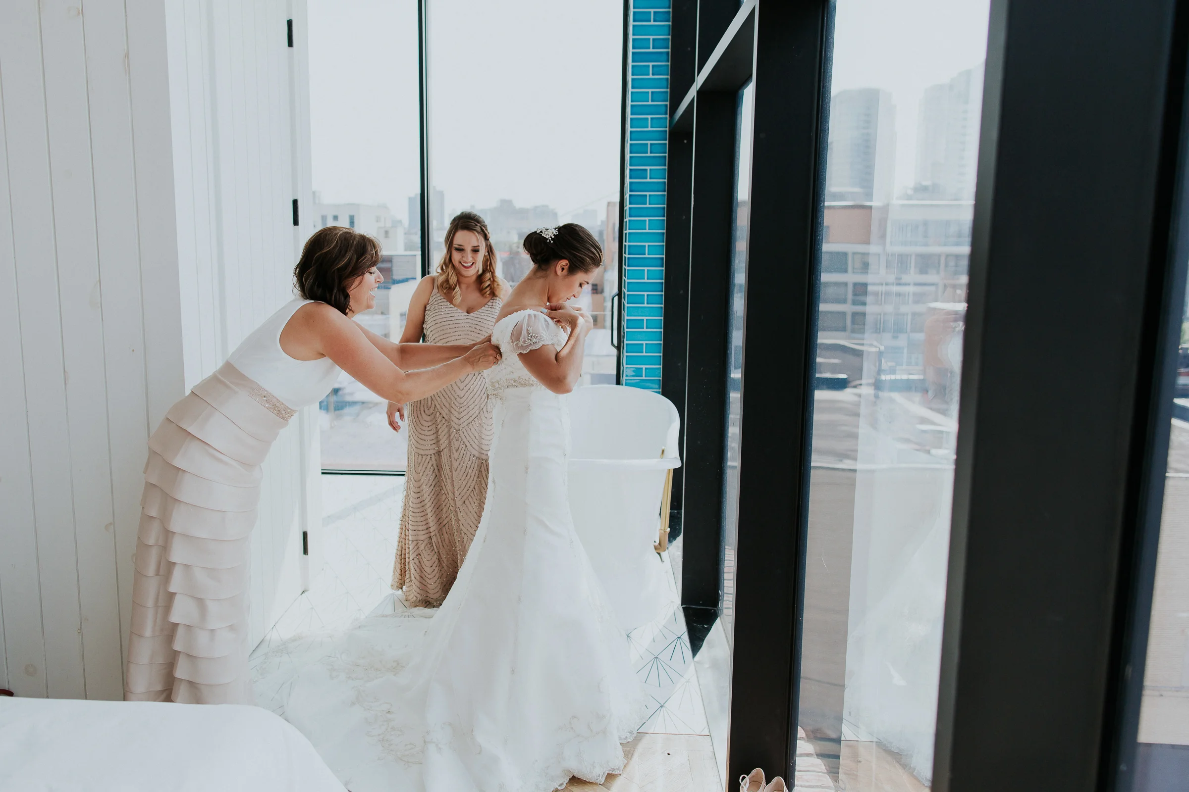 Brooklyn-Winery-NYC-Editorial-Documentary-Wedding-Photographer-Gina-Oli-10.jpg