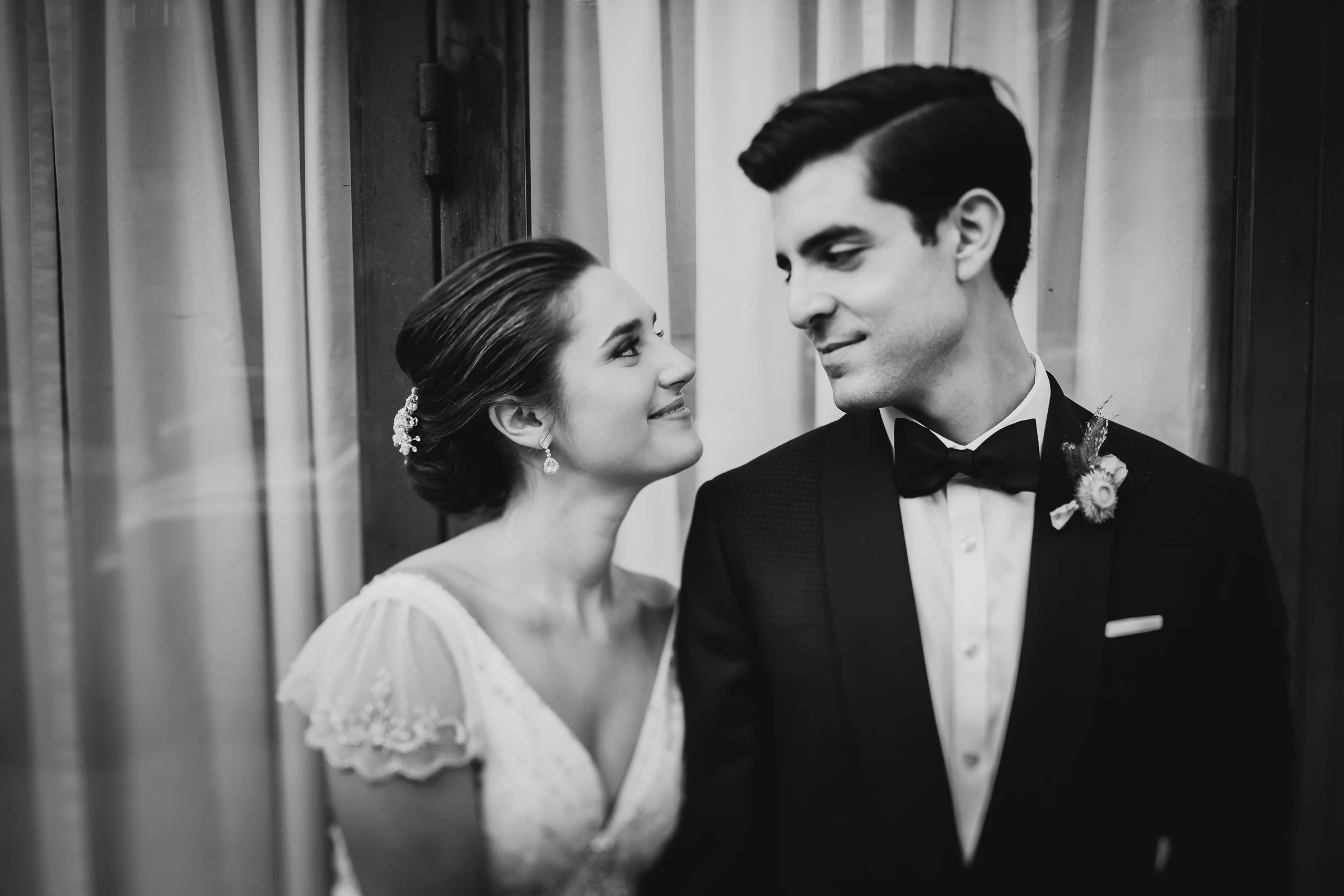Brooklyn-Winery-NYC-Editorial-Documentary-Wedding-Photographer-Gina-Oli-57.jpg