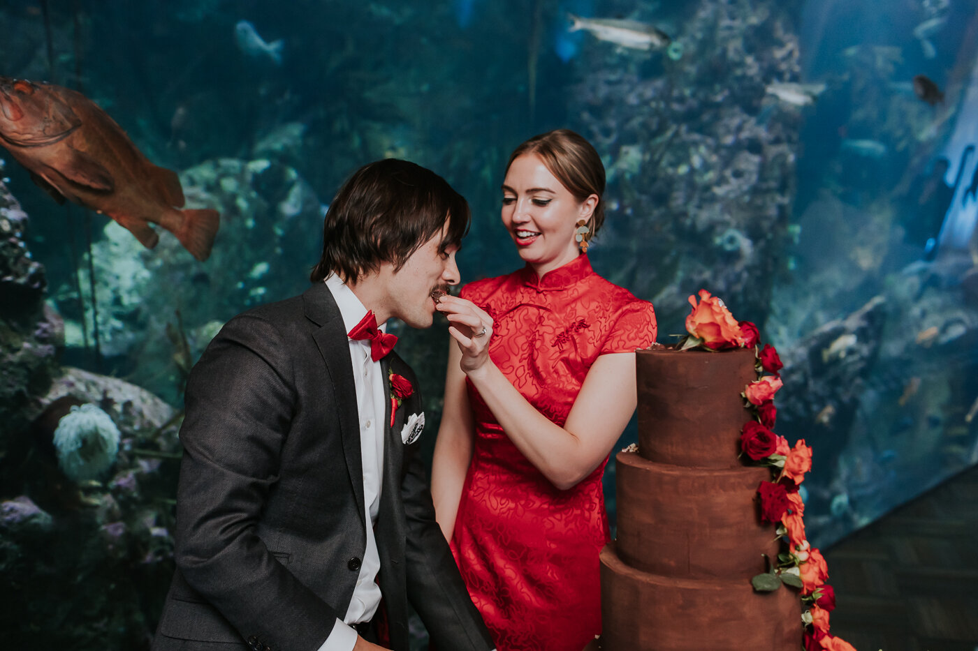 Seattle-Aquarium-Documentary-Wedding-Photographer-86.jpg