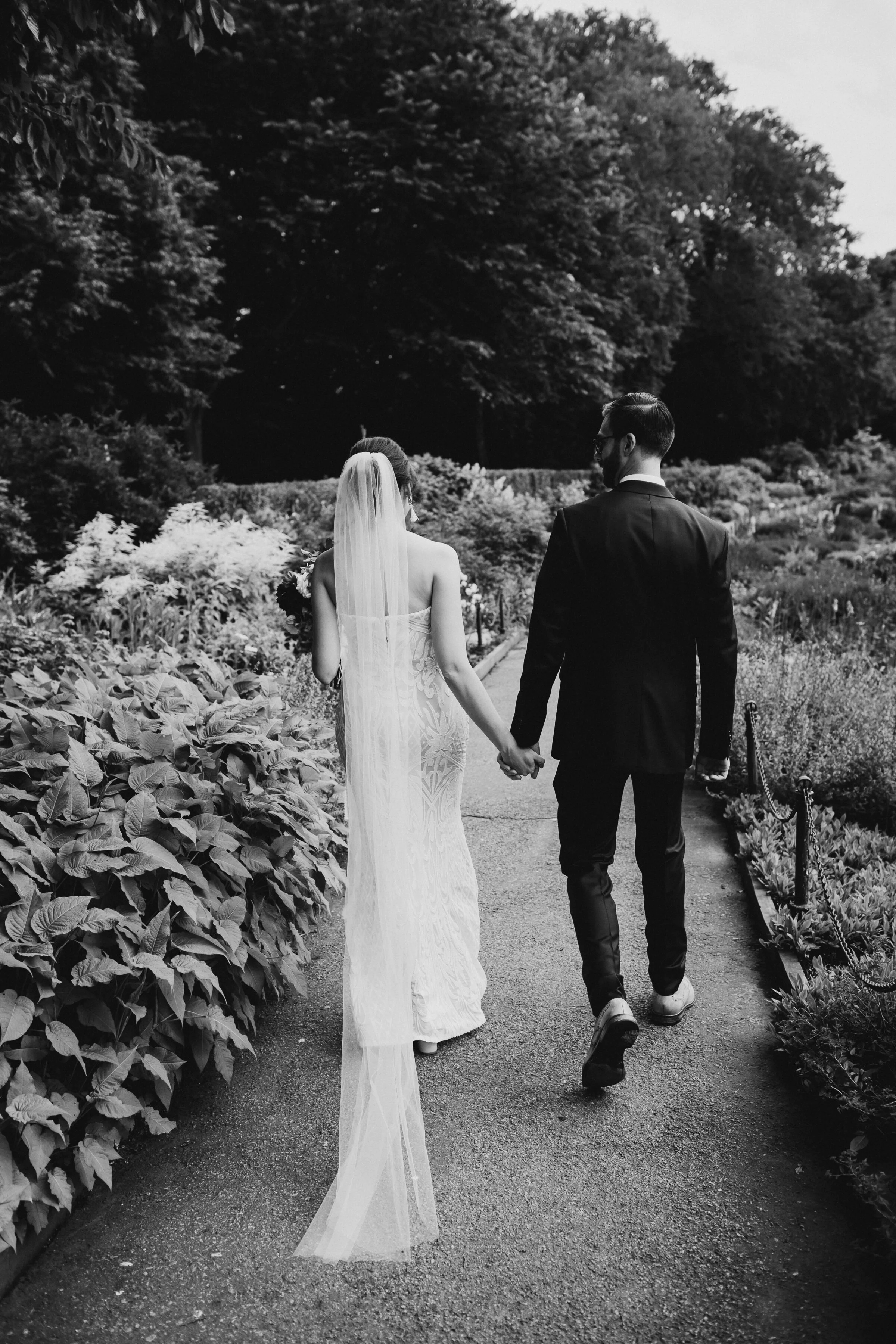 Fort-Tryon-Park-Elopement-NYC-Intimate-Wedding-Photographer-4.jpg