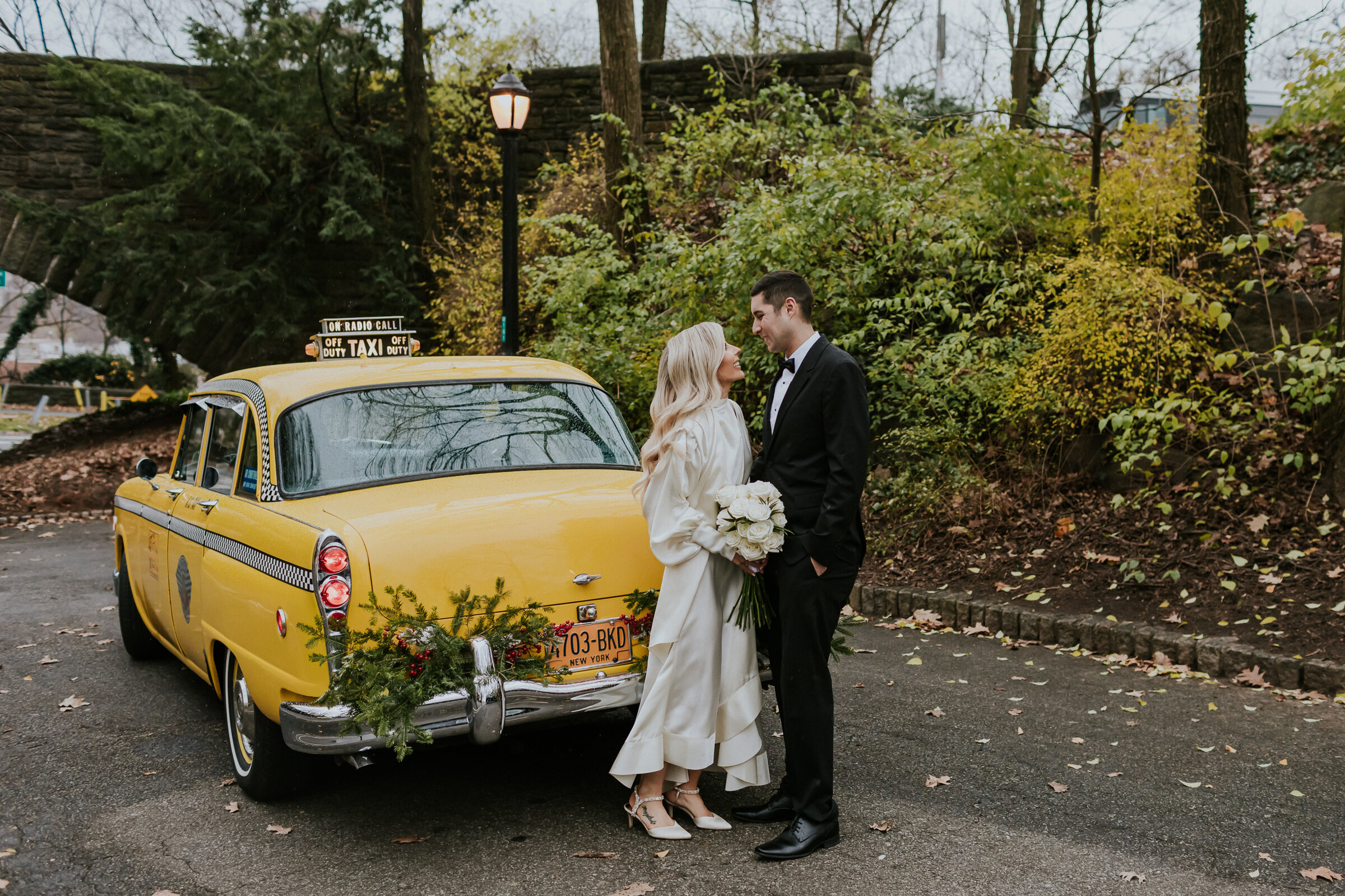 Jacqueline and Albert hired a vintage NY taxi to make it extra festive!