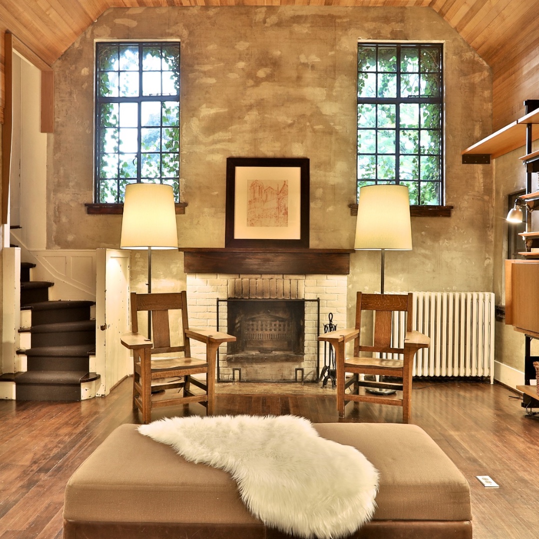 SOLDBacking on to Wychwood Park, this 2 storey semi was built in 1911 by artist George Reid. I’ll admit to being romanced, no make that full-on seduced, by this quiet and private, old world oasis.83 Alcina Ave, Wychwood