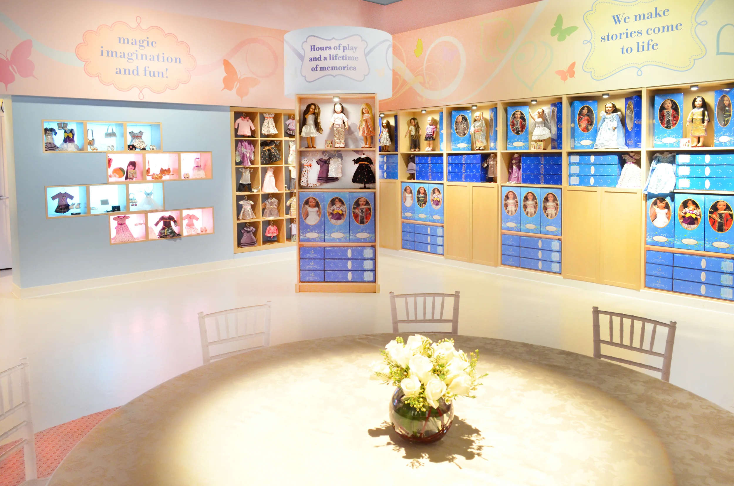 Doll Displays2.jpg