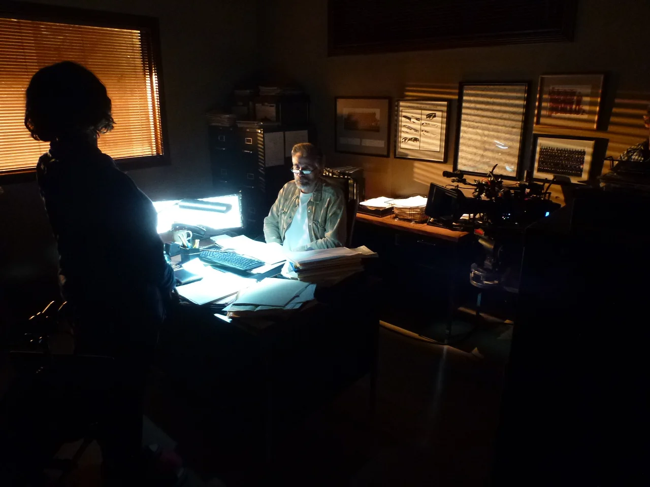 INT. POLICE STATION, DISTRICT 19 - SARGENT'S OFFICE