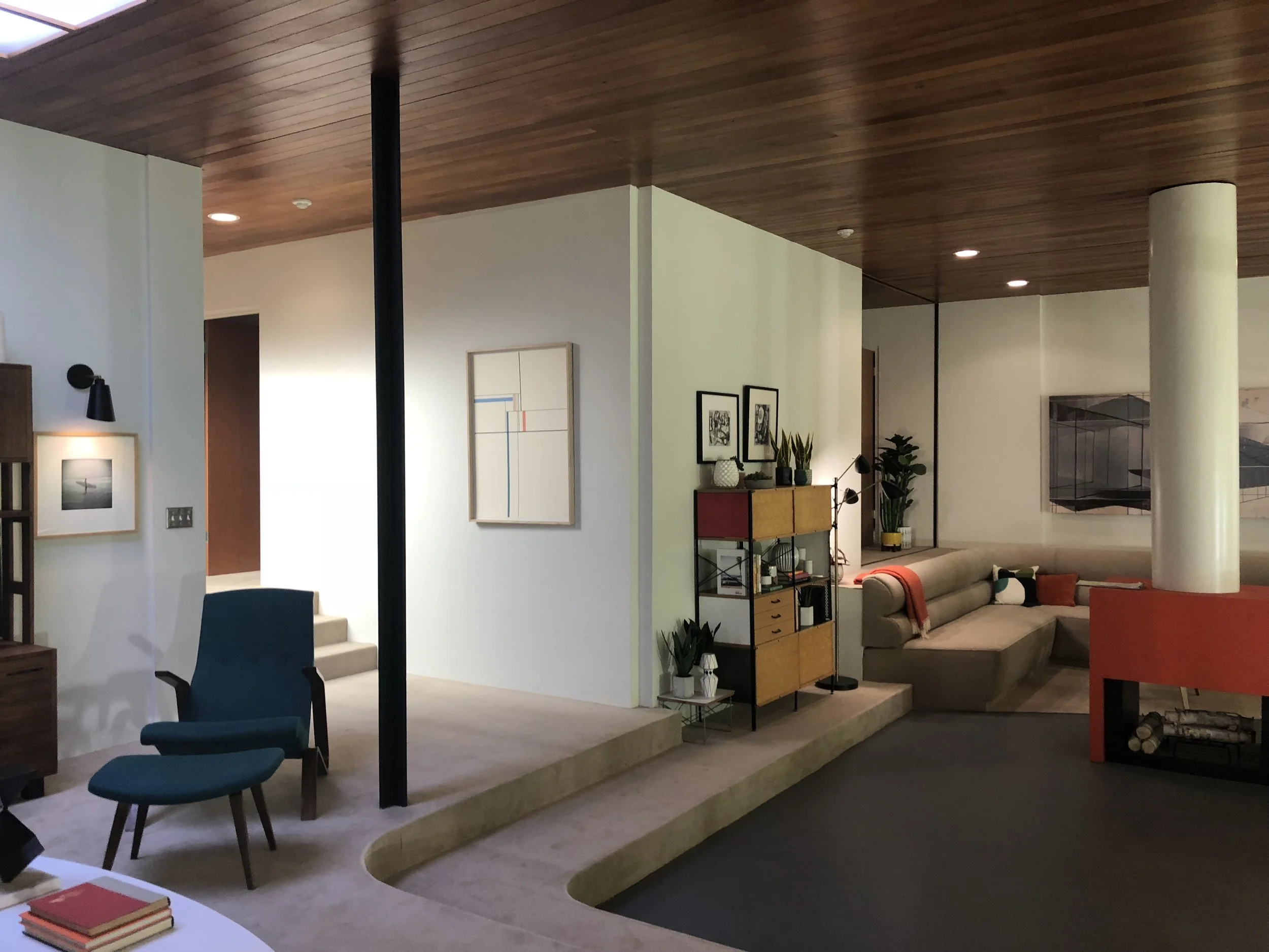  VIEW TO HALL/BEDROOM 