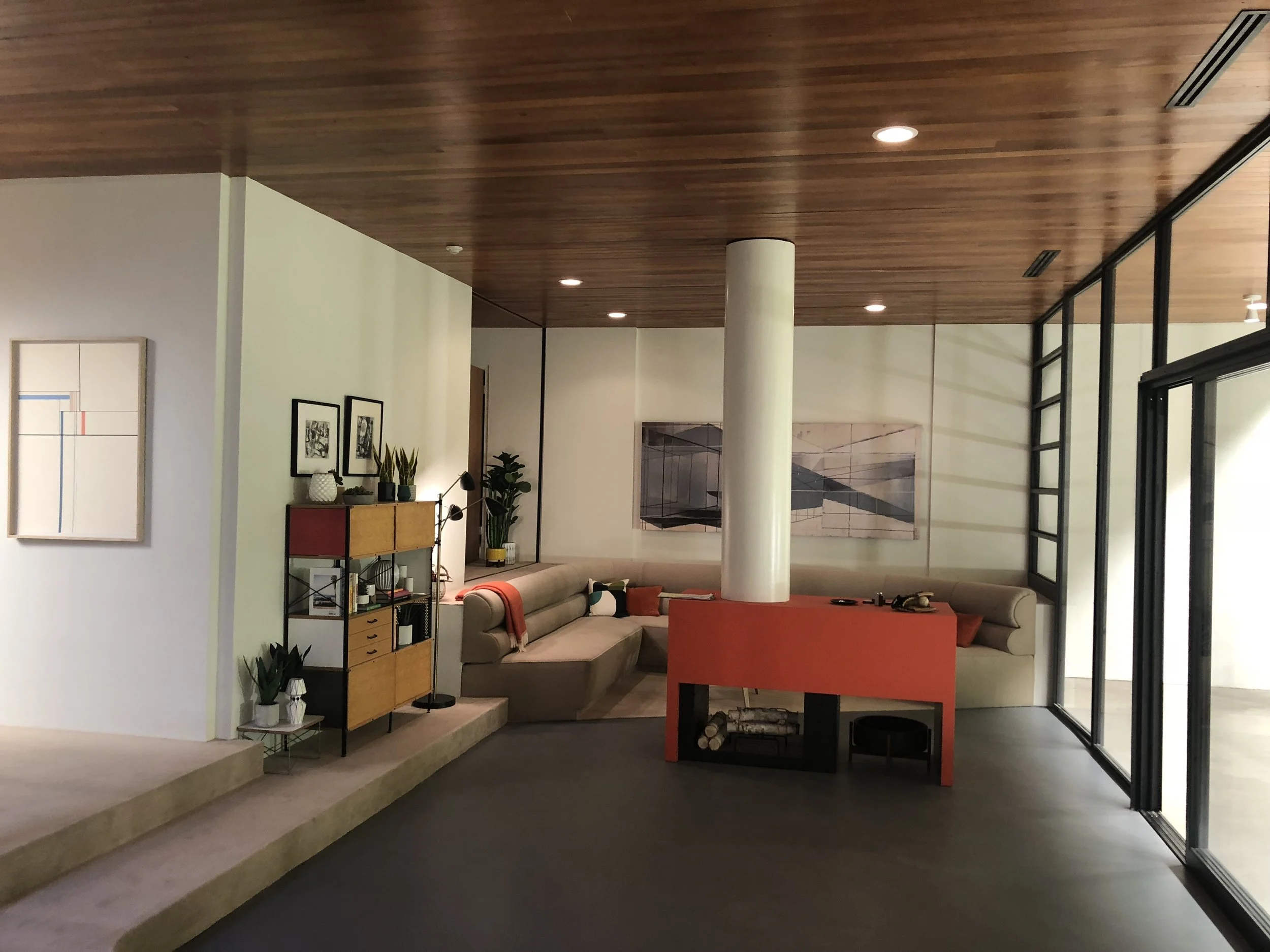  VIEW TO LIVING ROOM - BUILT IN SOFA AREA/FIREPLACE 