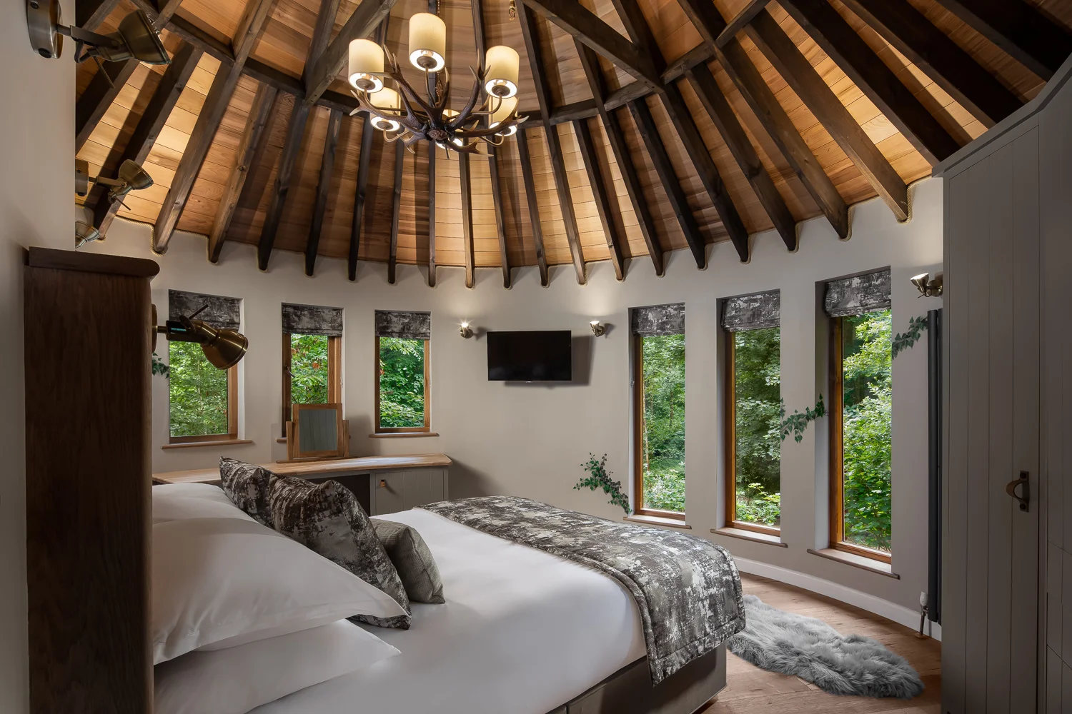 180620_LuxuryLodges-Treehouse_0148-Edit_Low.jpg