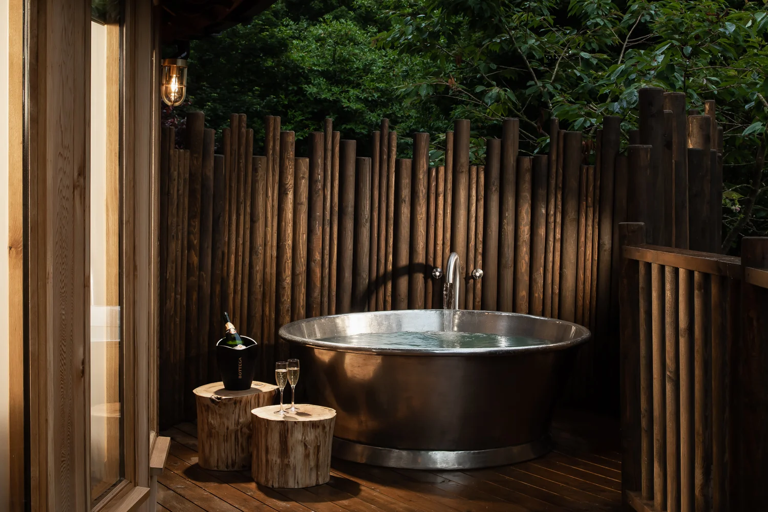 180620_LuxuryLodges-Treehouse_0462-Edit_Low.jpg