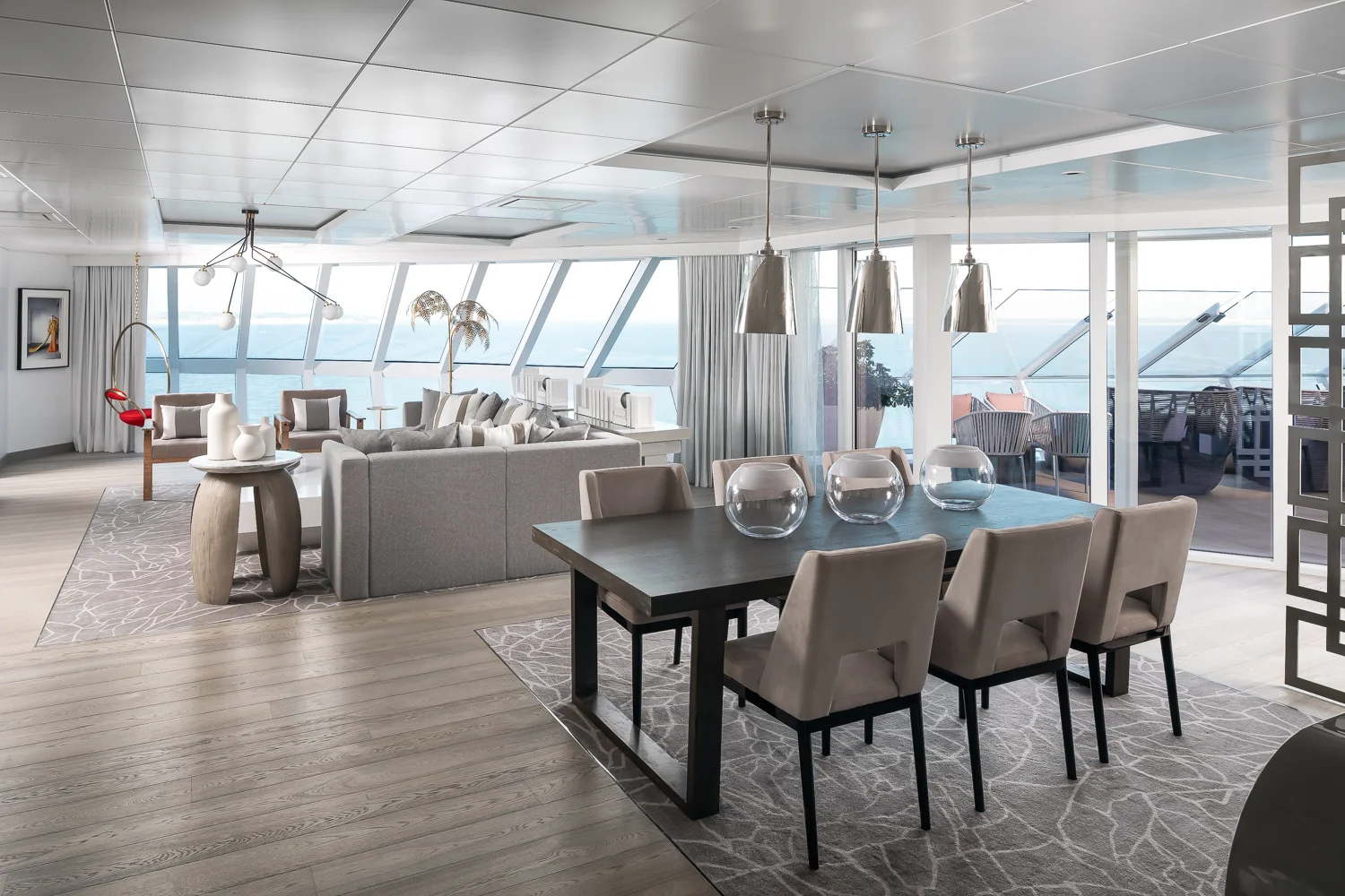 Living/dining area of the Iconic Suite. I’m told this gigantic 2500 sq ft. suite costs in the region of £40,000 per week!