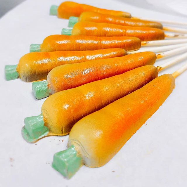 Hey, look what I picked up at the chocolate CSA ! 🥕🥕🥕 #chocolate #vegie #lollipops #CSA
#sweet #chocolaholic #chocolateaddict
#dessetporn #nyc #dailyfoodfeed #yahoofeed #eastcoastfoodies #nycfat #eeeeeats #devourpower #foodbeast #eatupnewyork #foodbeast #foodgasm #thedailybite #onthetable