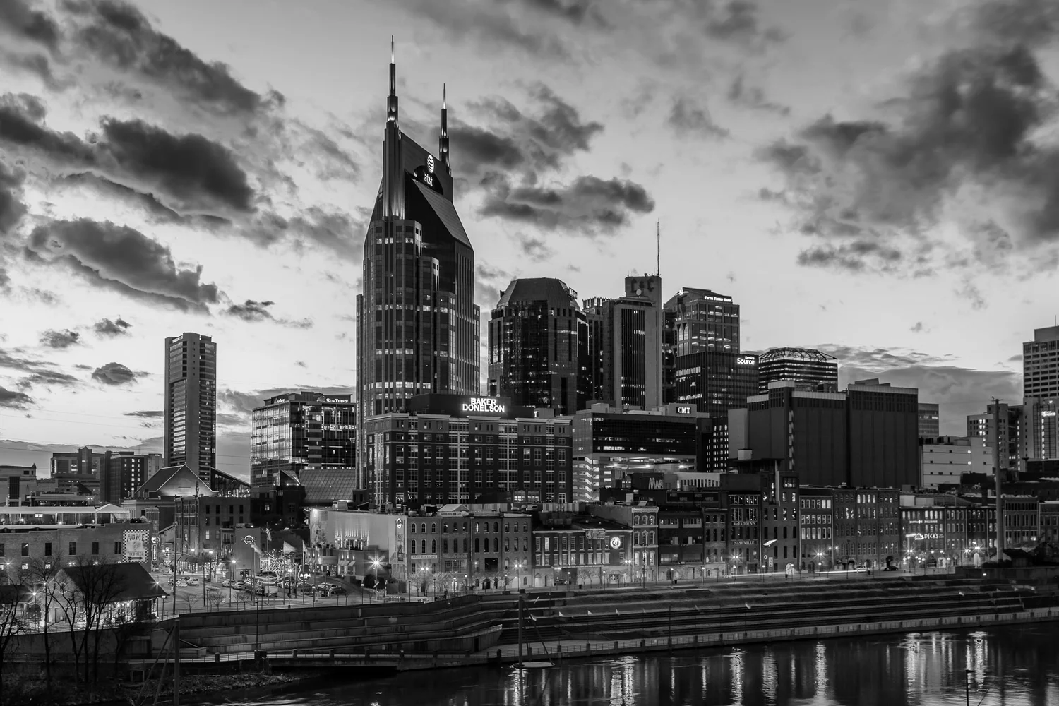 DMarx-2014-11-30-5328-HDR-Edit-Nashville+Skyline+Redo.jpg