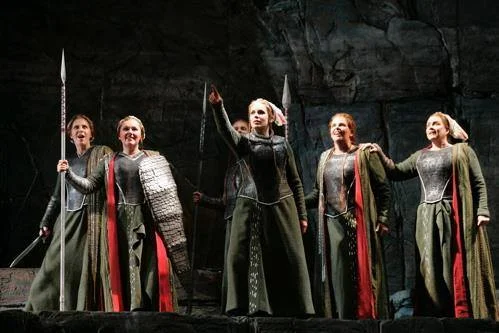 Alabastro Photography Production: The Ring (Götterdämmerung) Date: July 2013 Position: Chorus & Super HMUA 