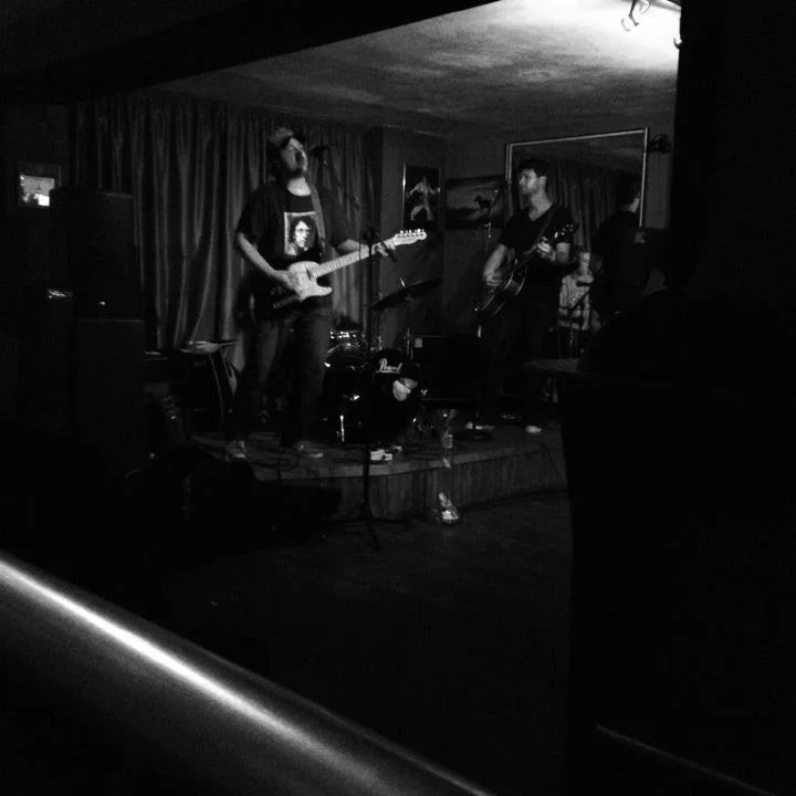 here's a picture of musicians making music, of which I am one.