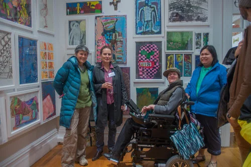visitors+in+Gallery.jpg