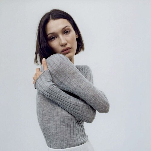 Bella-Hadid-by-Zoe-Ghertner-for-Vogue-Italia-March-2020-5.jpg