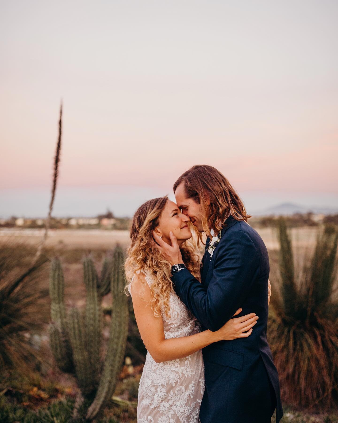 Oh hi, I&rsquo;m in California 👋😆 (please note I was tested before and will be when I get home and am taking every precaution here/when traveling! Playing it very very safe.)

Flew out to one of the dreamiest weddings ever and it happened to be for