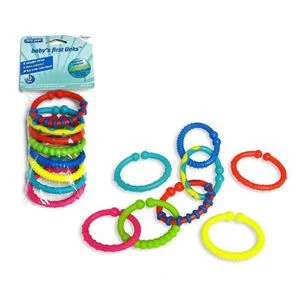 Éste tipo de argollas son ideales para las primeras actividades de coordinación ojo/mano, porque son livianas y se les hace más fácil pasarlas de una mano a otra. 
