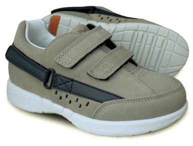 La eterna búsqueda de zapatos para órtesis — Viviendo con Espina Bífida