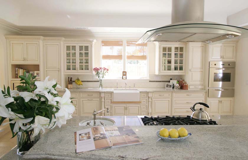 Empire Group. English Kitchen in New Development in Santa Monica.