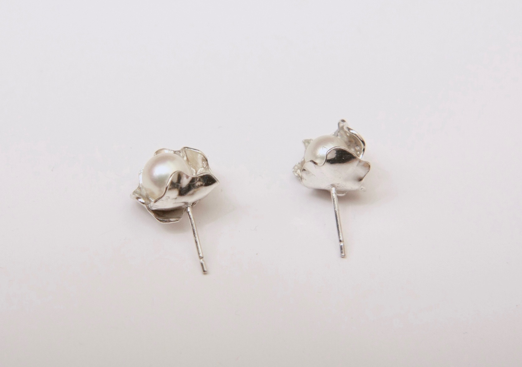 White gold plated silver and Japanese Akoya pearls from Nagasaki(7mm) ホワイトゴールド仕上げシルバー×長崎産あこや真珠(7mm)