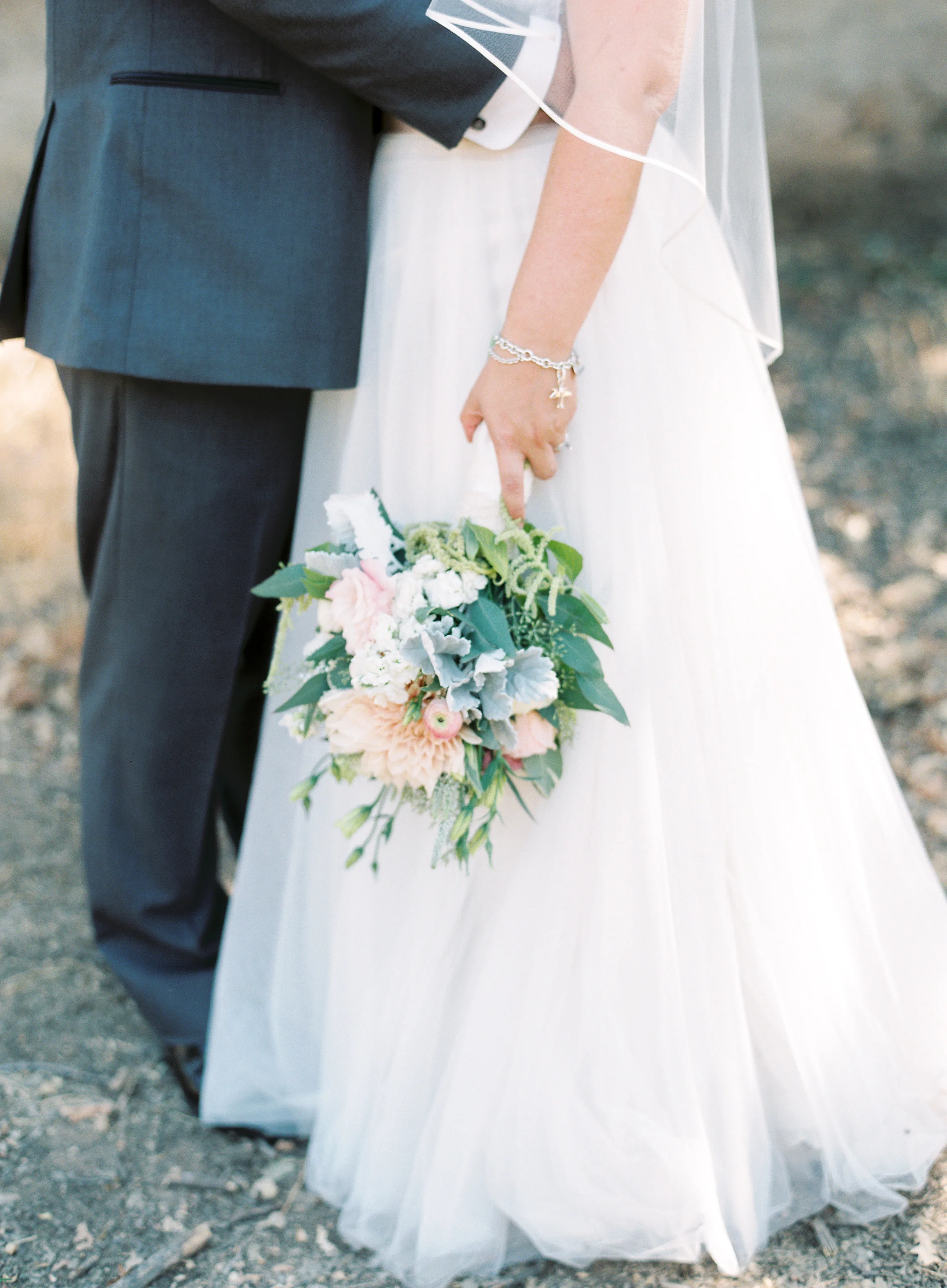 southern-inspired-wedding-at-ravenswood-historic-site-009-5.jpg