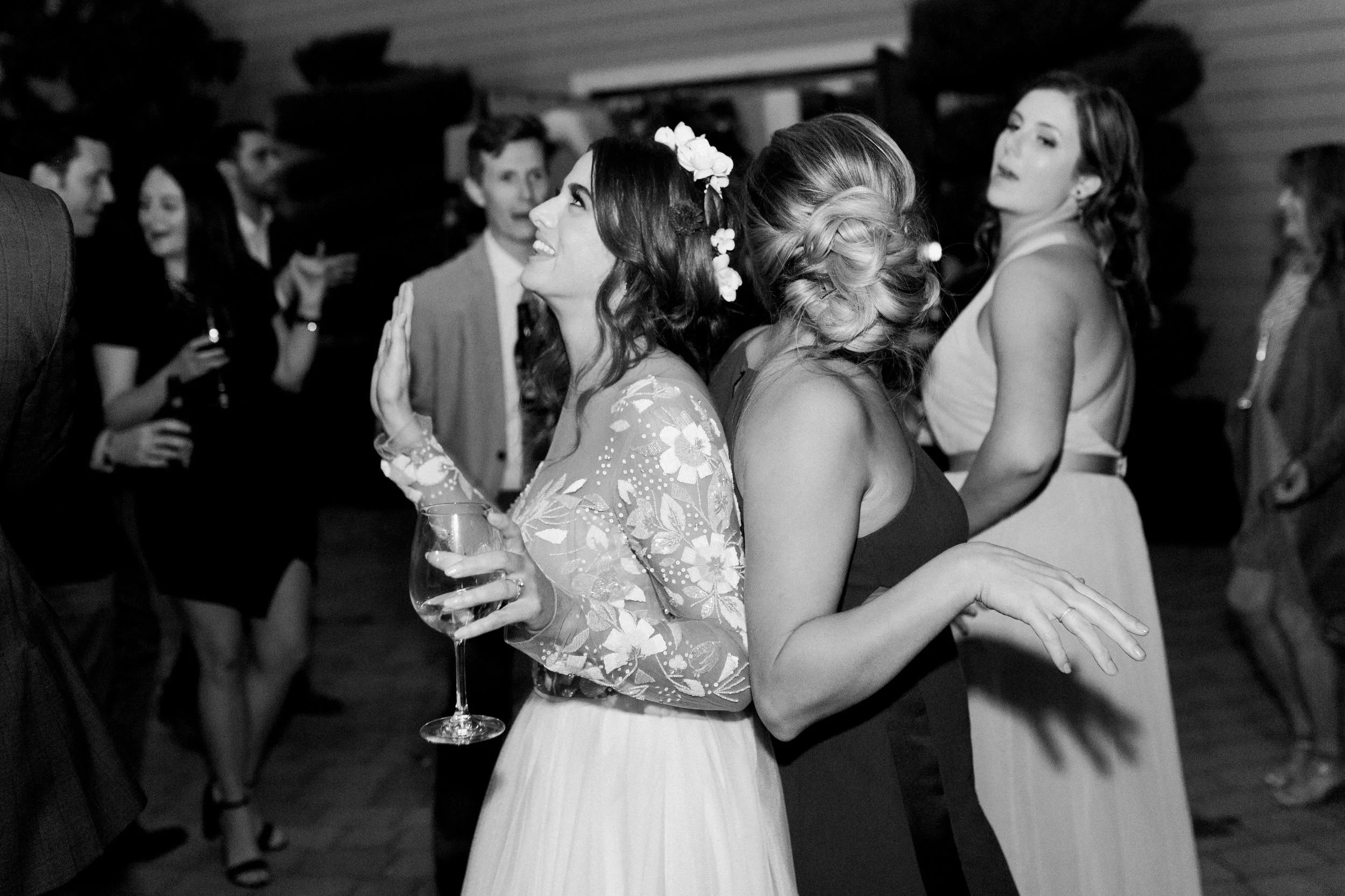 fall-inspired-wedding-at-scribner-bend-vineyards-in-sacramento-california-21.jpg