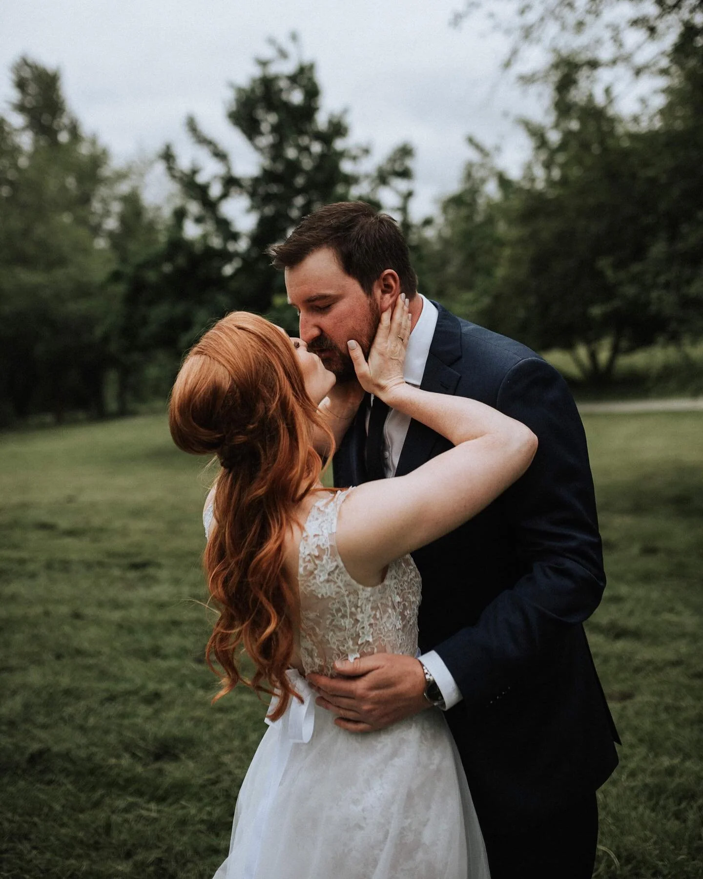 Wish I could share more images from the three micro weddings I documented this past weekend but I have to focus this week on thesis writing, so here&rsquo;s a fave from 2019. 🙌🏼 (I&rsquo;m so ready to be done with this degree!)