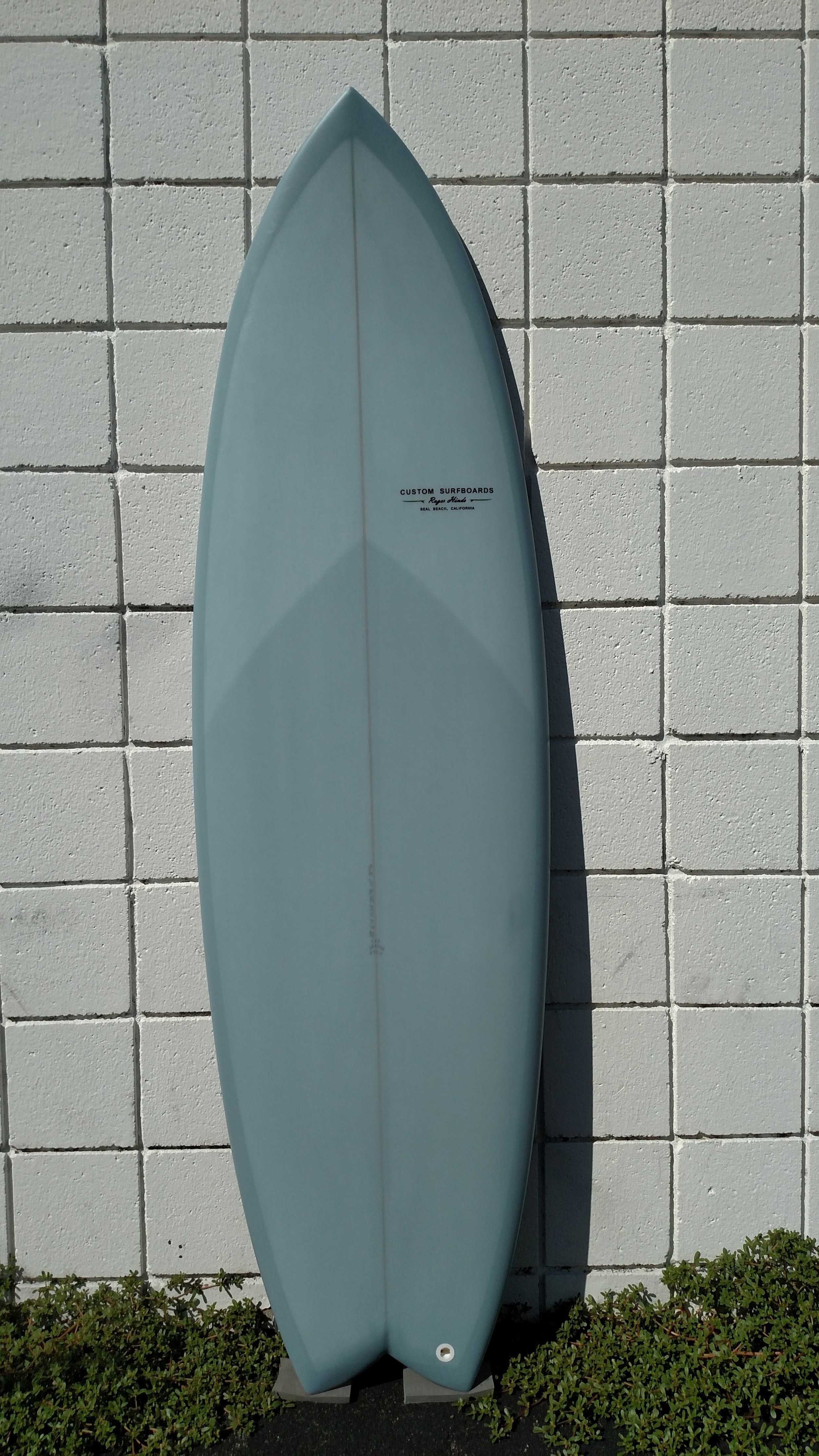 Roger-Hinds-Surfboards-Dream-Fish-Deck_Slate.jpg