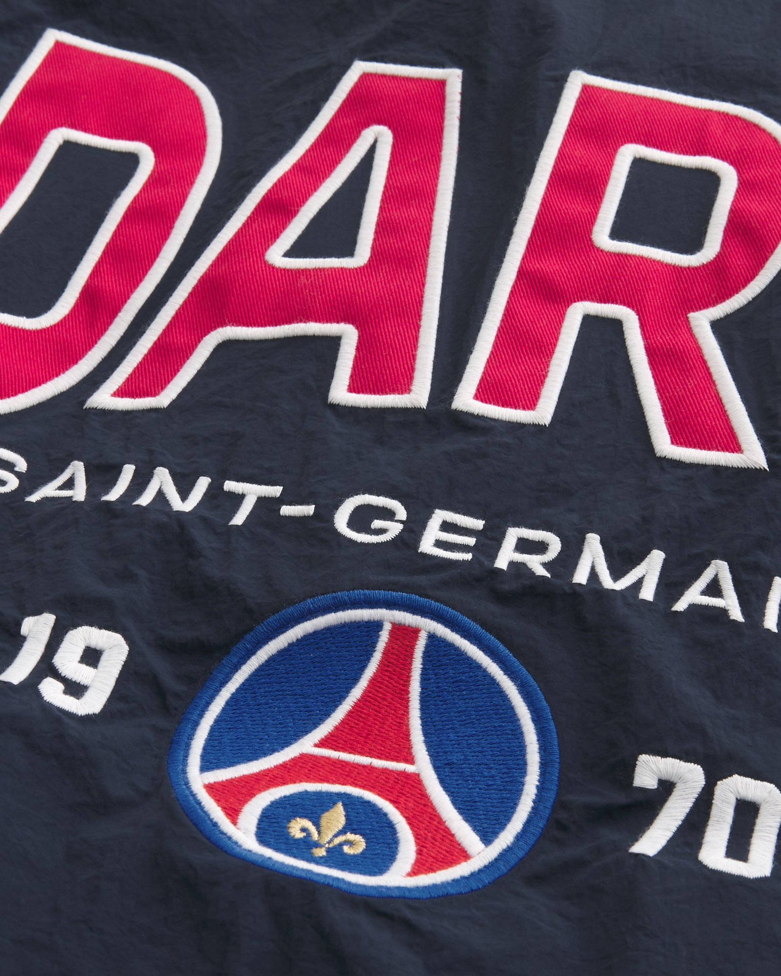 Hollister x Premier League PSG Detail