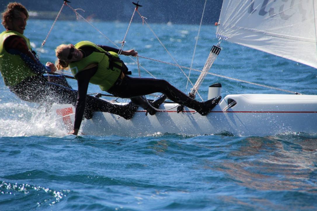 Catamaran zeilen in Limone