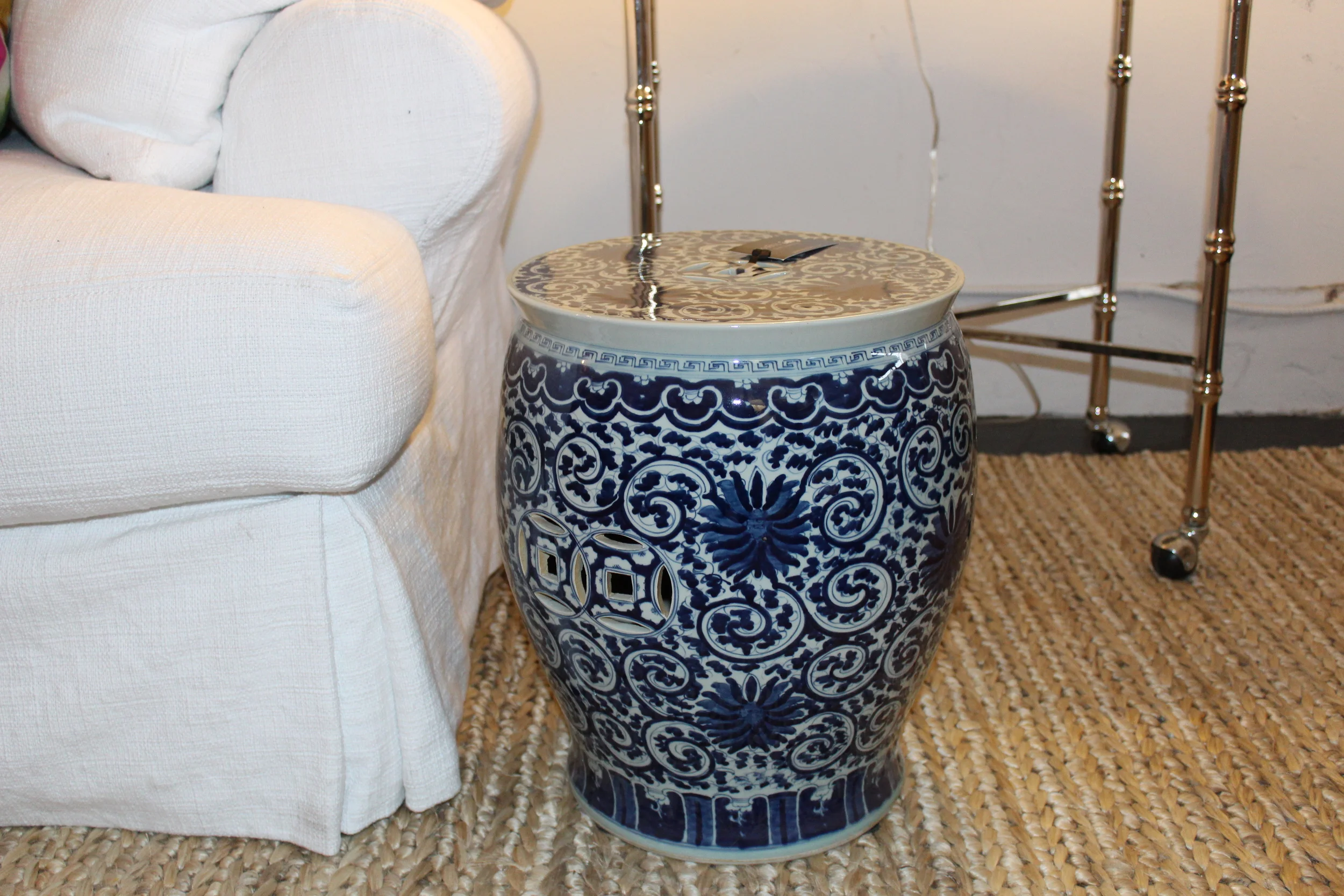 TWISTED LOTUS DRUM STOOL